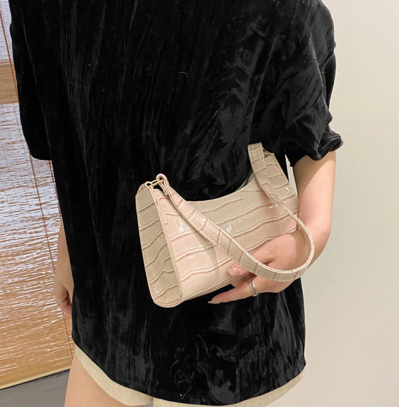 TEXTURED MINI TOP‑HANDLE BAG – TIMELESS NEUTRAL ELEGANCE