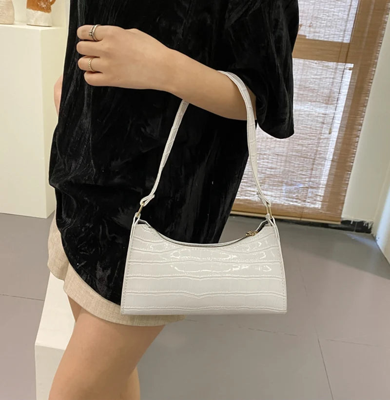 TEXTURED MINI TOP‑HANDLE BAG – TIMELESS NEUTRAL ELEGANCE