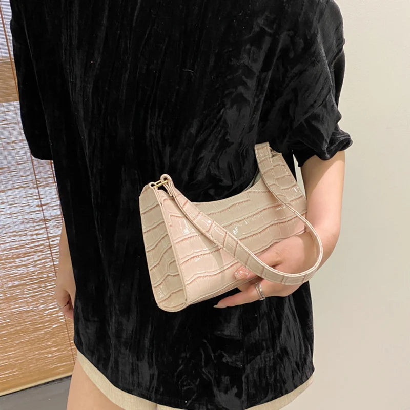 TEXTURED MINI TOP‑HANDLE BAG – TIMELESS NEUTRAL ELEGANCE