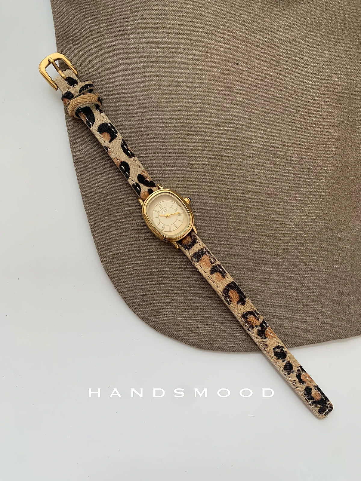 Women's Oval Watch - Elegant Fashion Wristwatch