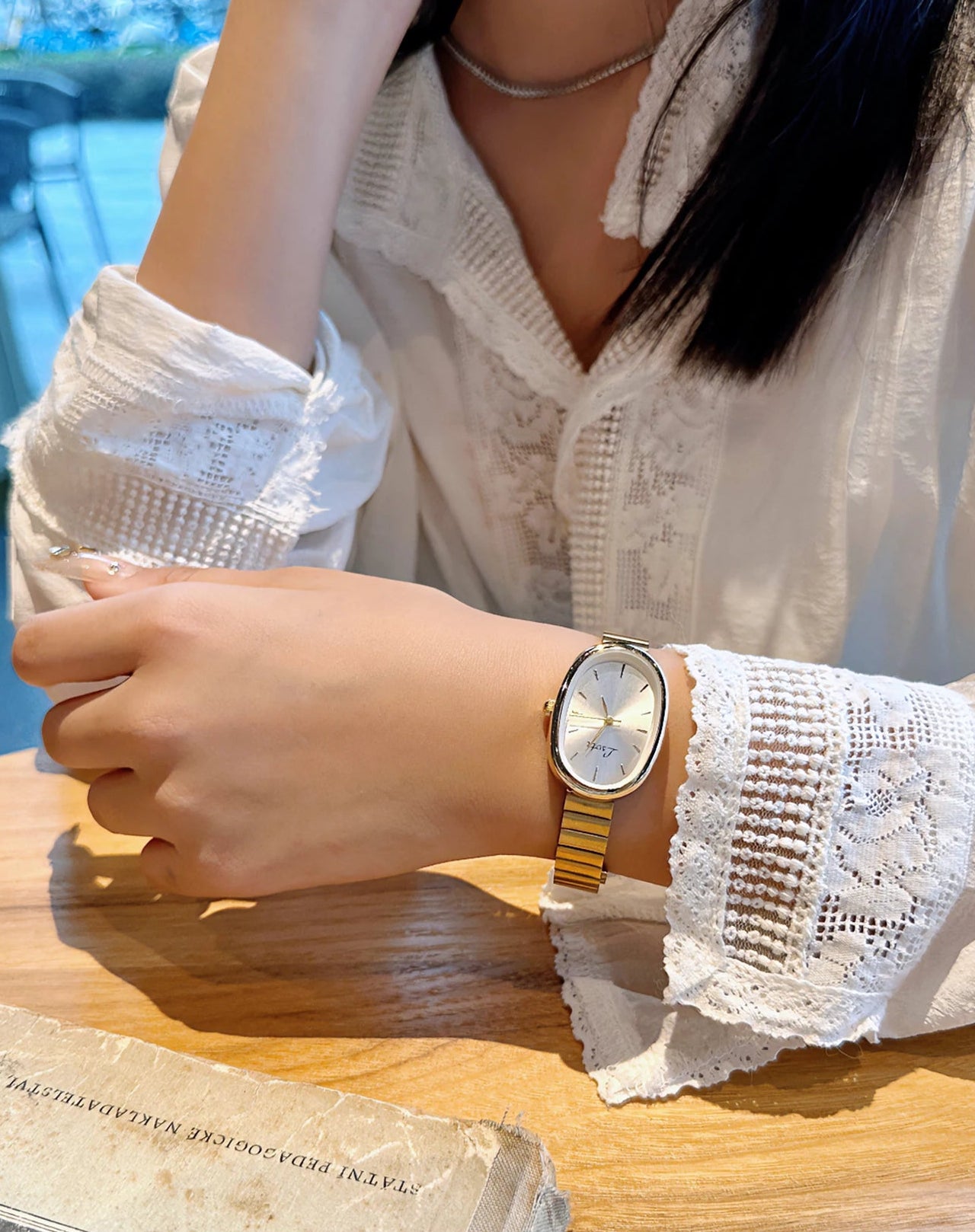 Women's Gold Bracelet Watch - Vintage Luxury Quartz Wristwatch