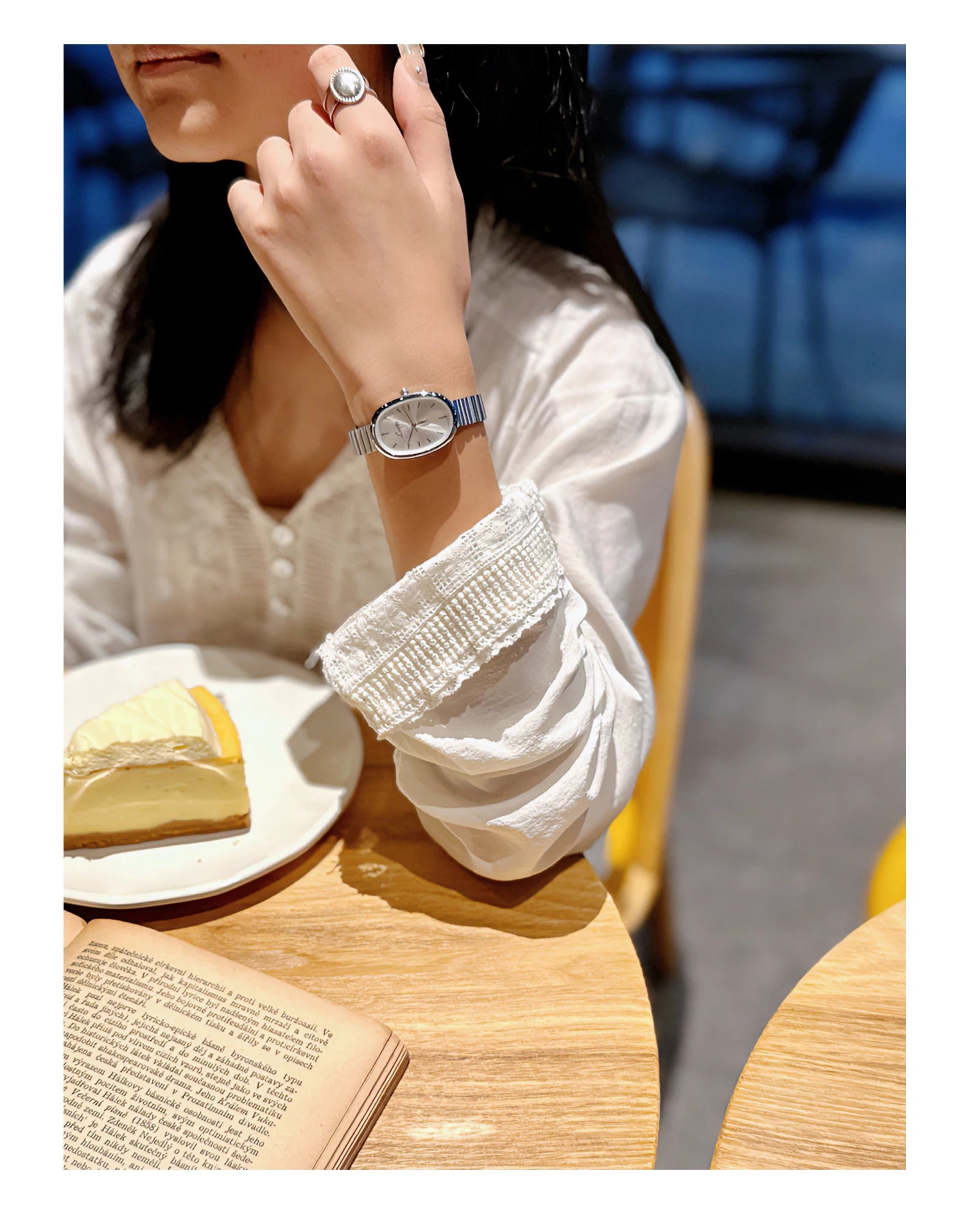 Women's Gold Bracelet Watch - Vintage Luxury Quartz Wristwatch