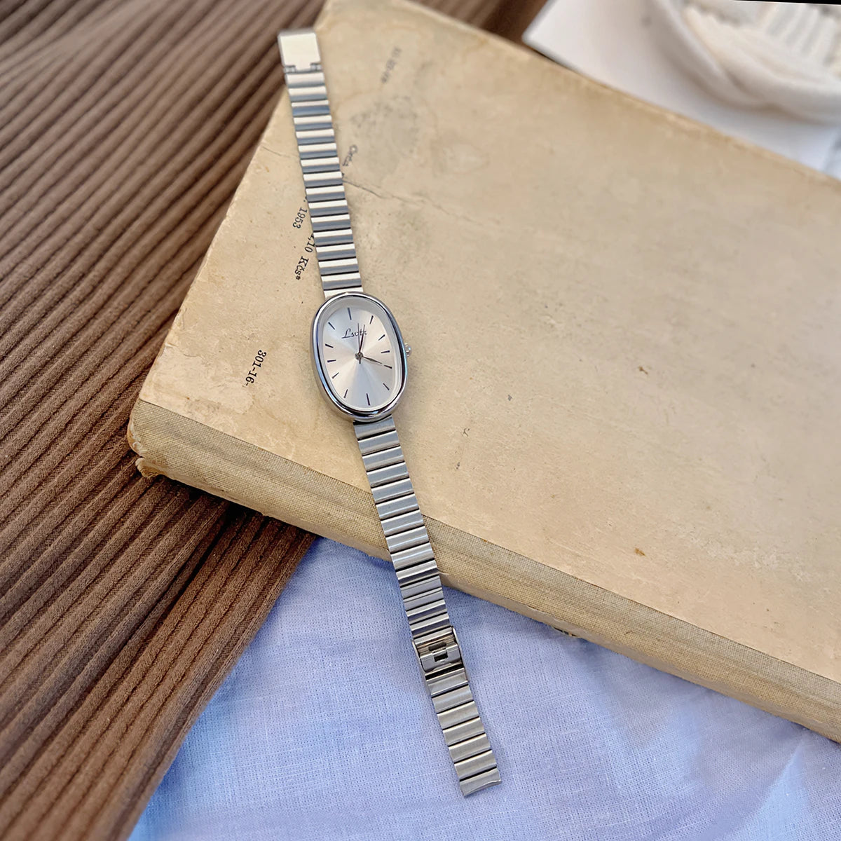 Women's Gold Bracelet Watch - Vintage Luxury Quartz Wristwatch