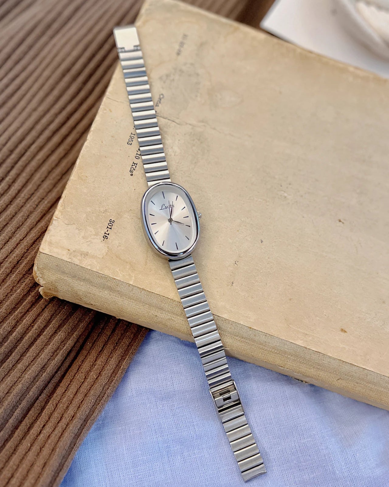 Women's Gold Bracelet Watch - Vintage Luxury Quartz Wristwatch