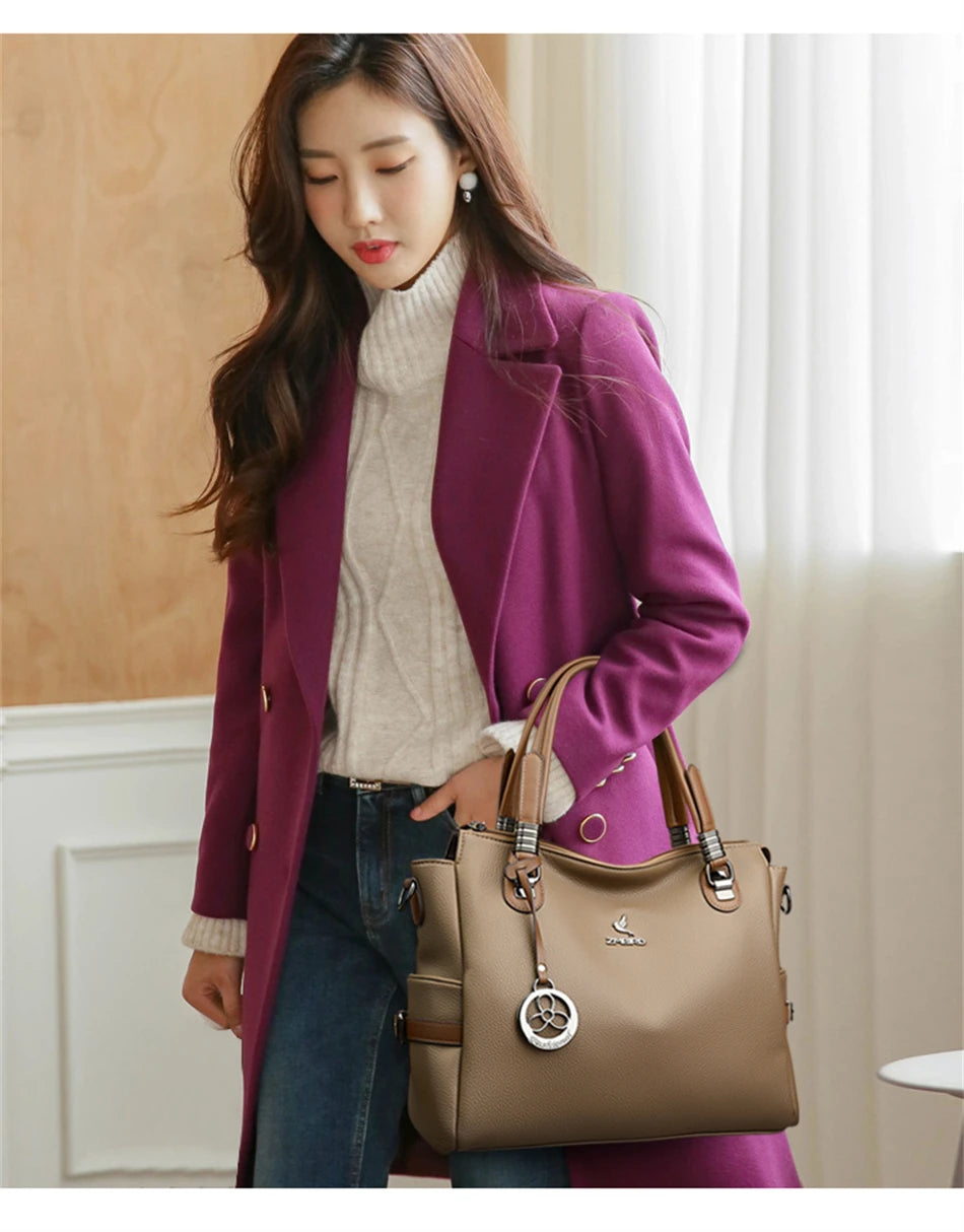 LARGE CAPACITY STRUCTURED LEATHER HANDBAG
