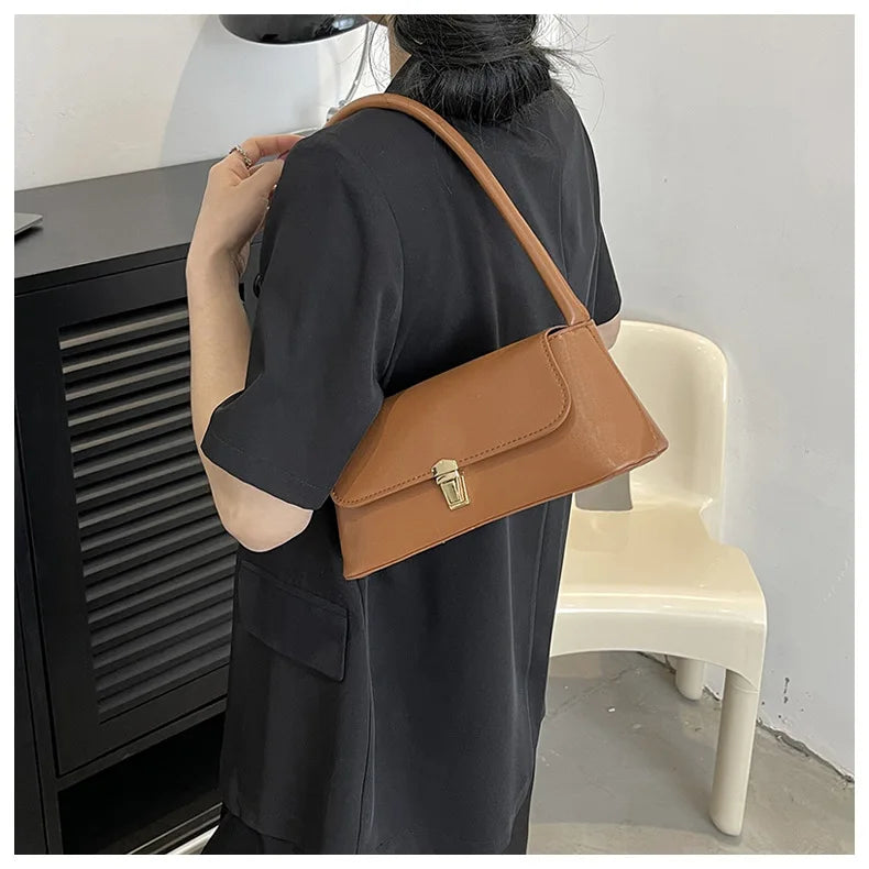 MINIMALIST STRUCTURED UNDERARM BAG