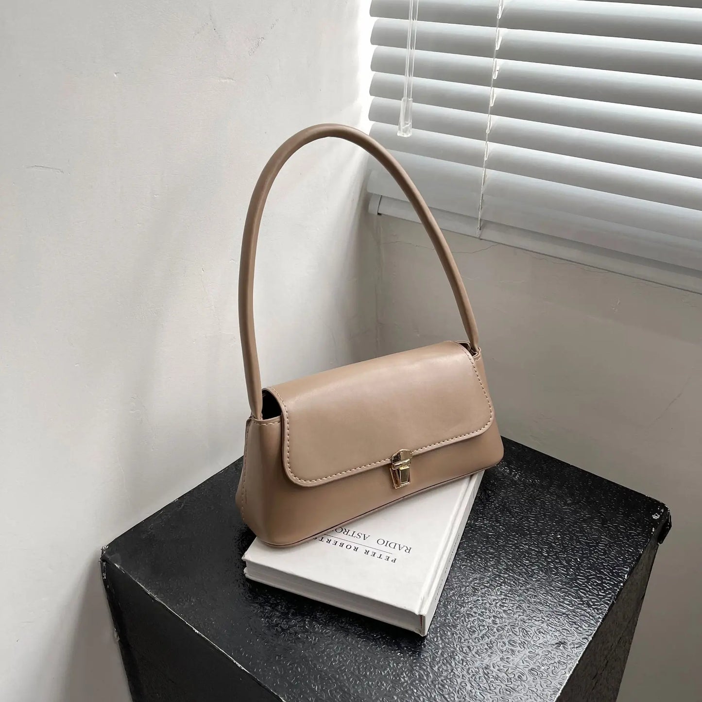 MINIMALIST STRUCTURED UNDERARM BAG