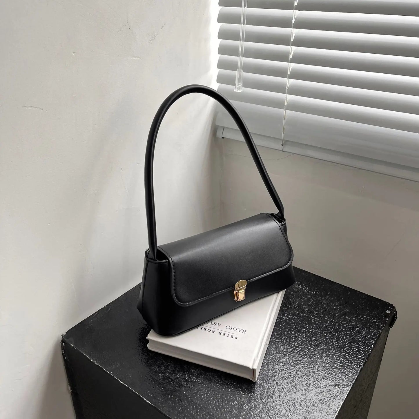 MINIMALIST STRUCTURED UNDERARM BAG