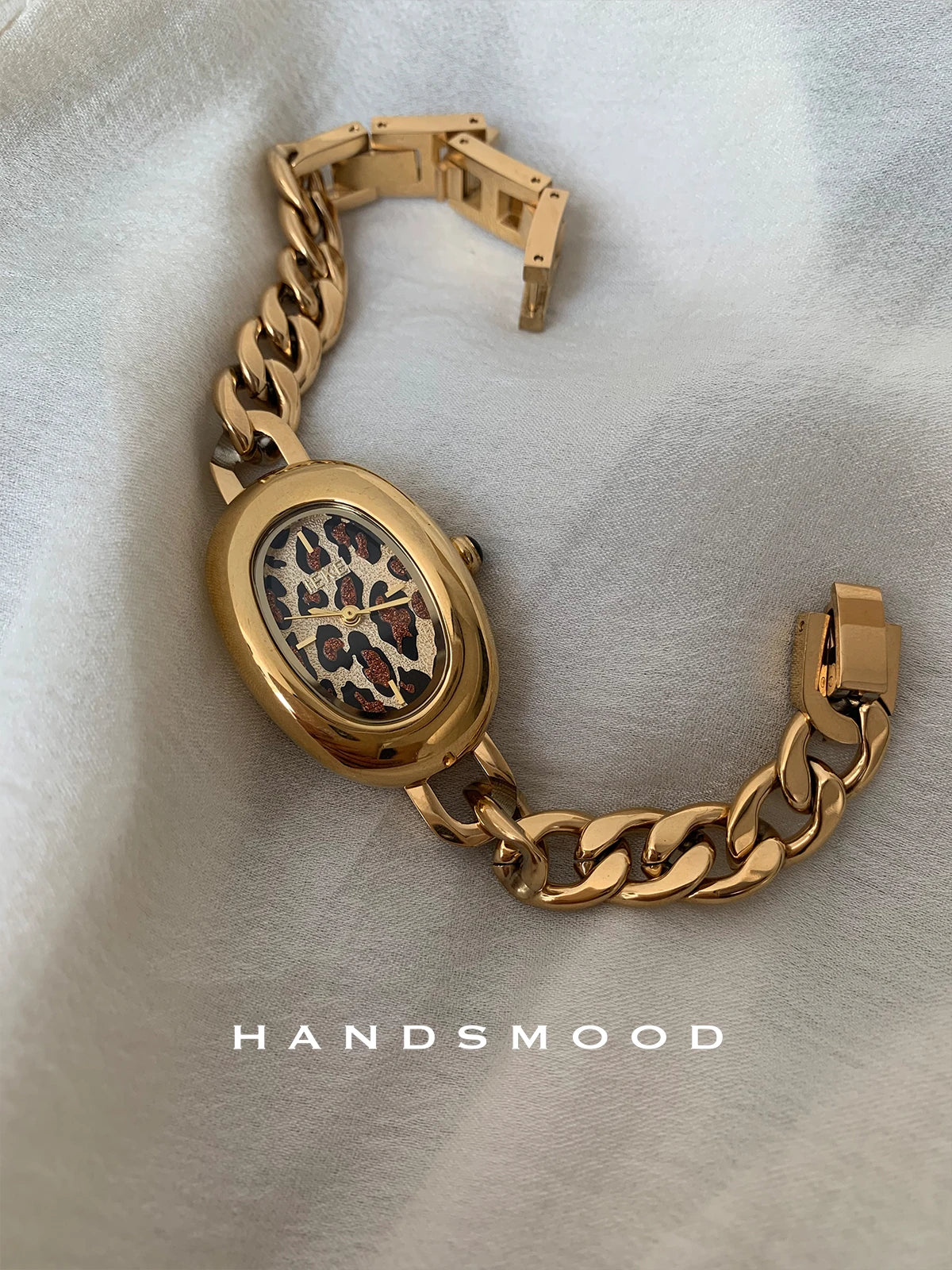 Women's Oval Watch - Elegant Fashion Wristwatch