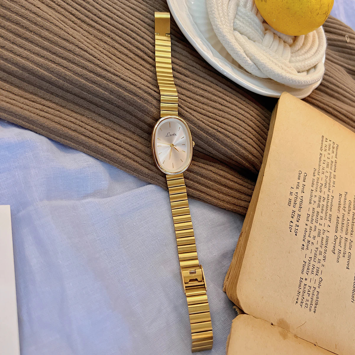 Women's Gold Bracelet Watch - Vintage Luxury Quartz Wristwatch